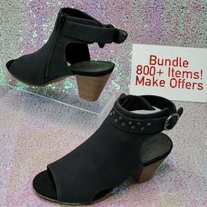 Bare Traps Reining Size 6 M